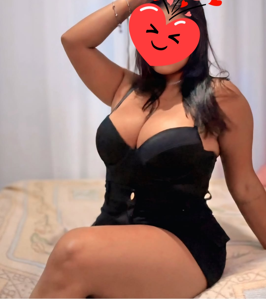 Escorta Sexy - Escorta manierata am revenit.  Ofer companie si masaj terapeutic facut cu creme si uleiuri aromate domnilor manierati intr-o locatie discreta.  Locuri de parcare si ac.  Detalii la telefon.  - Telefon: 0752345071  Escorta Sex - Escorta manierata am revenit.  Ofer companie si masaj terapeutic facut cu creme si uleiuri aromate domnilor manierati intr-o locatie discreta.  Locuri de parcare si ac.  Detalii la telefon.  - Telefon: 0752345071