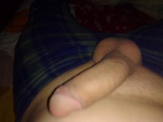 Tàrgoviste - Escorta Sexy - Tnar dotat peste medie pentru doamne si cupluri curat discretie igiena masaj relaxare sunt un tnar singur pentru doamne si cupluri curat discretie igiena dotat detali watap sau telefon