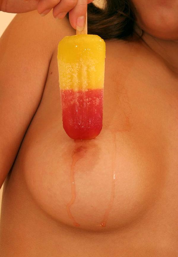 Bucuresti - Escorta Sexy - BANANA		

BANANA ta o vreau, Andreea, studenta nonconformista, ador bananele tari si bune.  Daca ai una pentru mine, da-mi-o.  tel.  meu este 0906-760-690 (1, 3eur/min+tva).  Sau astept sms-ul tau cu textul BANANA la 1580 (1, 5eur/sms+tva) si te voi contacta eu.  PUPICI UNDE VREI TU! Exclusiv adultilor!