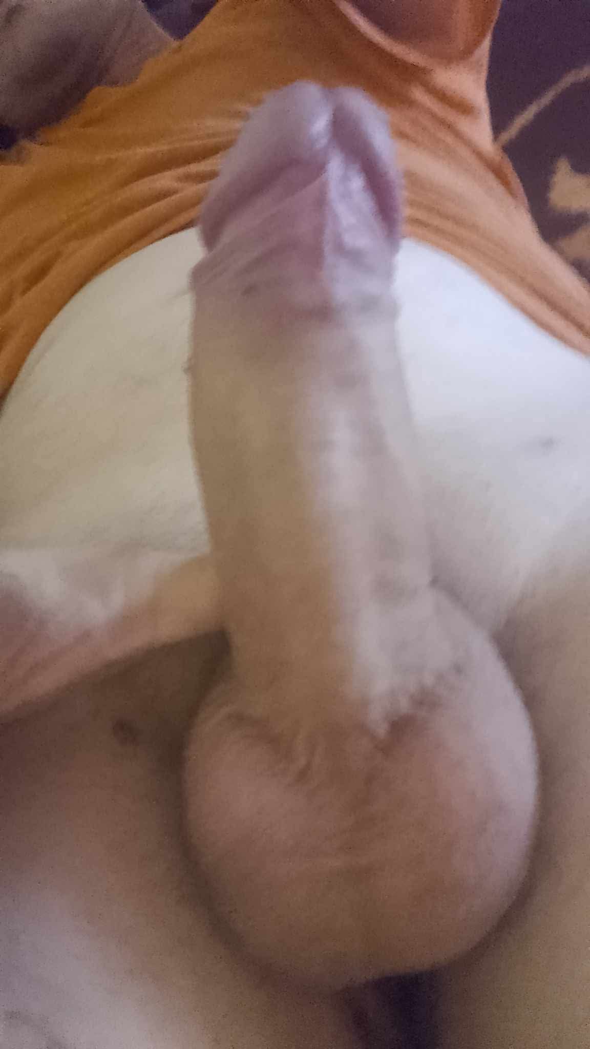 Galați - Escorta Sexy - Salutare eu sunt Marian din Tudor Vladimirescu județul Galați sunt în căutarea unei persoane care să îmi facă toate plăcerile îmi doresc foarte mult să o domin și să vă dau foarte mult la supt cu tot cu spermă și când este culcată îmi place să te pun și capră să te și fut pe care doresc să o facem eu nu te țin în loc trebuie să luăm o cameră să o facem aștept aștept mesaje pe WhatsApp sau la telefon