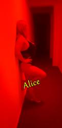Bucuresti - Escorta Sexy - Escorta matura si cu experienta ofer companie, masaj terapeutic de relaxare, locatie de lux.  Sunt foarte eleganta, finuta si cu bun simt.  Rog seriozitate.  Detalii la telefon. 