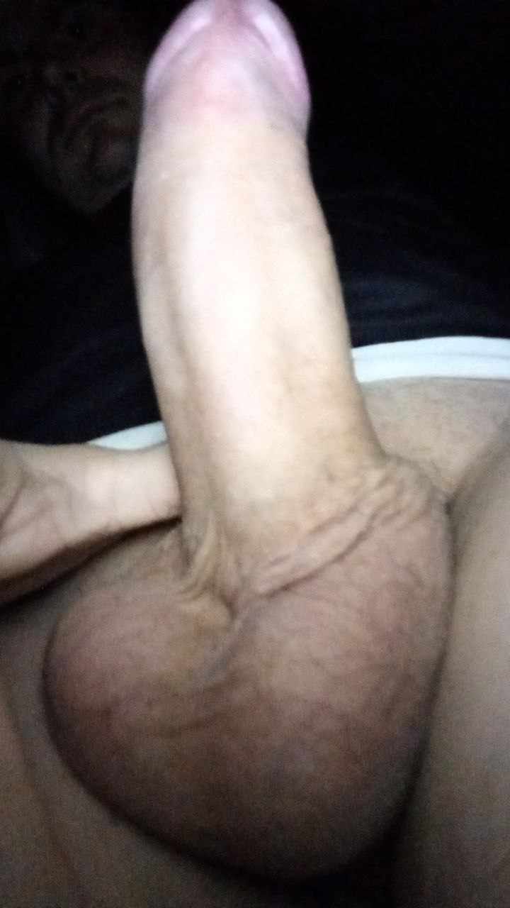 Galați - Escorta Sexy - Eu sunt Marian din Tudor Vladimirescu jude?ul Gala?i sunt în c?utarea unei persoane care s? îmi fac? toate pl?cerile îmi place foarte mult s? o dau la supt ?i s? fut pentru mai multe detalii a?tept mesaje pe WhatsApp sau la telefon