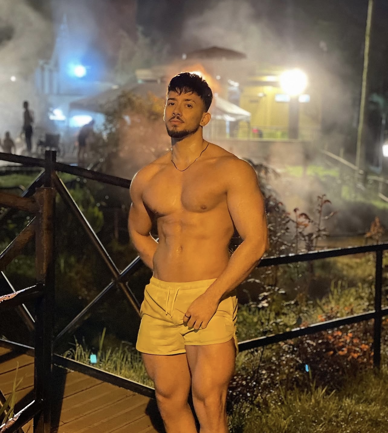 Bucuresti - Escorta Sexy - Escorta senzuala iti pot oferi companie, masaj de relaxare, intr-o ambianta placuta, clipe linistite la domiciliul meu sau al tau.  Astept domni seriosi si manierati.  Detalii la telefon