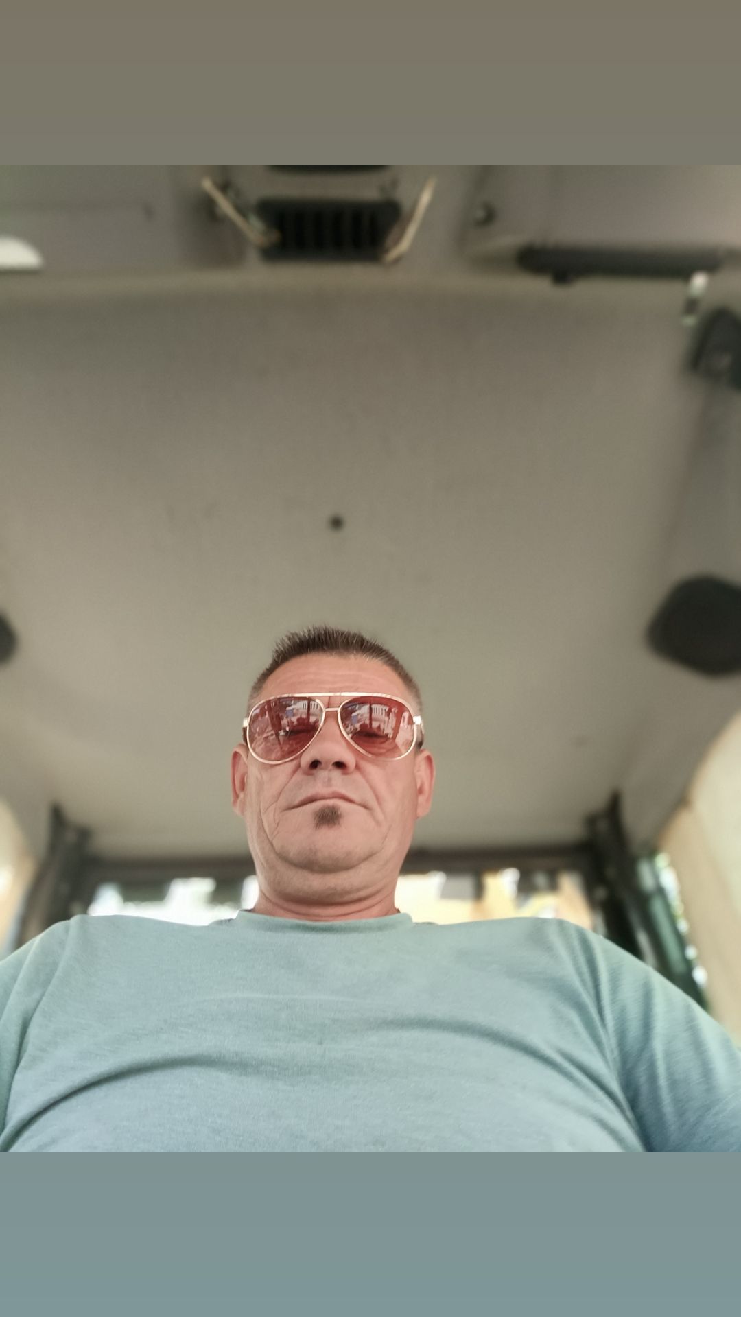 Escorta Sexy - Bucuresti - Domn manierat căsătorit ofer plăceri intime doamnelor serioase orice preferă Bucuresti - Escorta Sexy - Domn manierat căsătorit ofer plăceri intime doamnelor serioase orice preferă