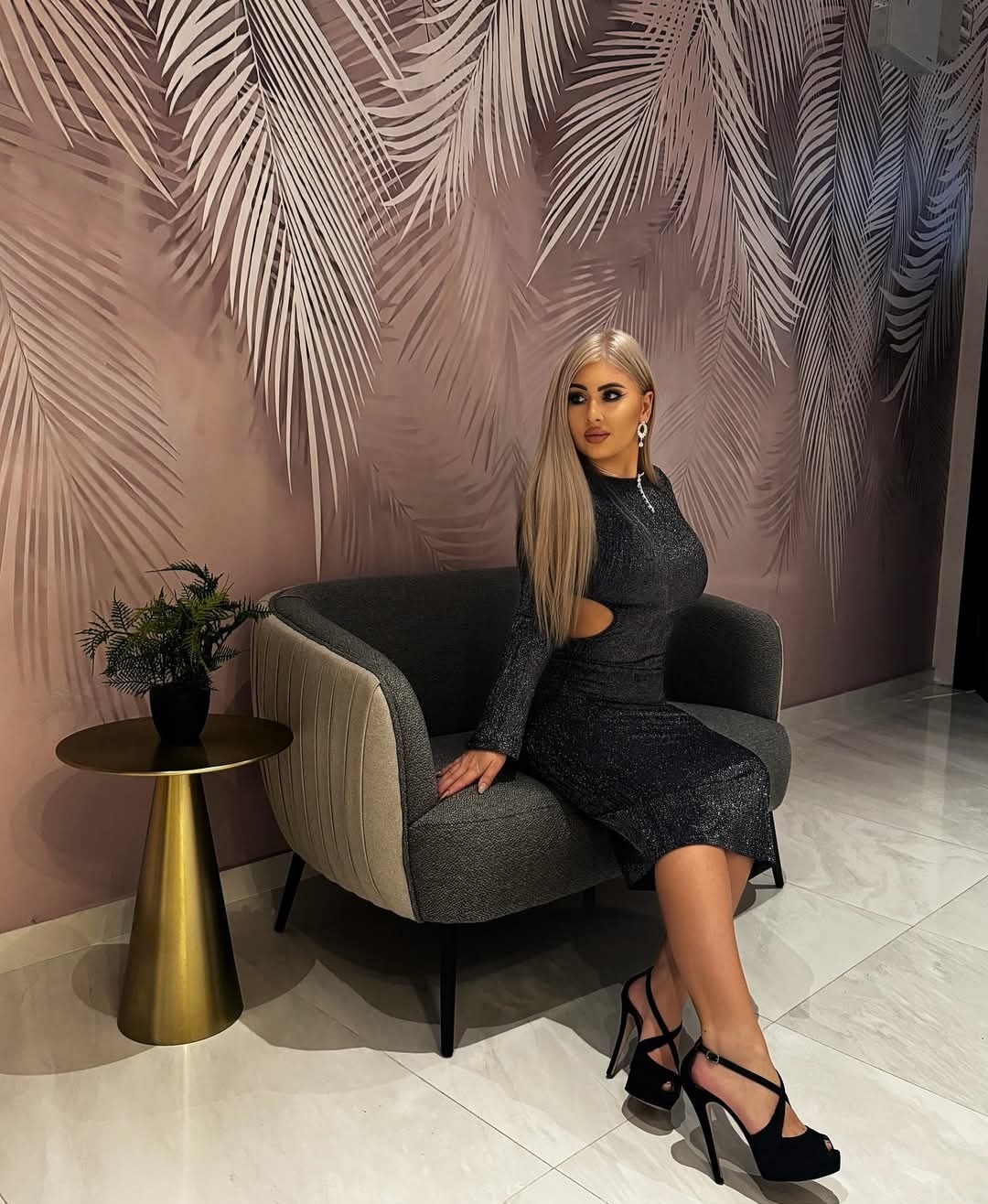 Escorta Sex - Escorta apetisanta, dulce si atenta cu tine, locuiesc singura, ofer masaj complet, garantez igiena si seriozitate, sunt o persoana sociabila, educata, ma adresez persoanelor cu bun simt, nu raspund la privat.  Detalii la telefon.  Poze reale - Telefon: 0761372297 
