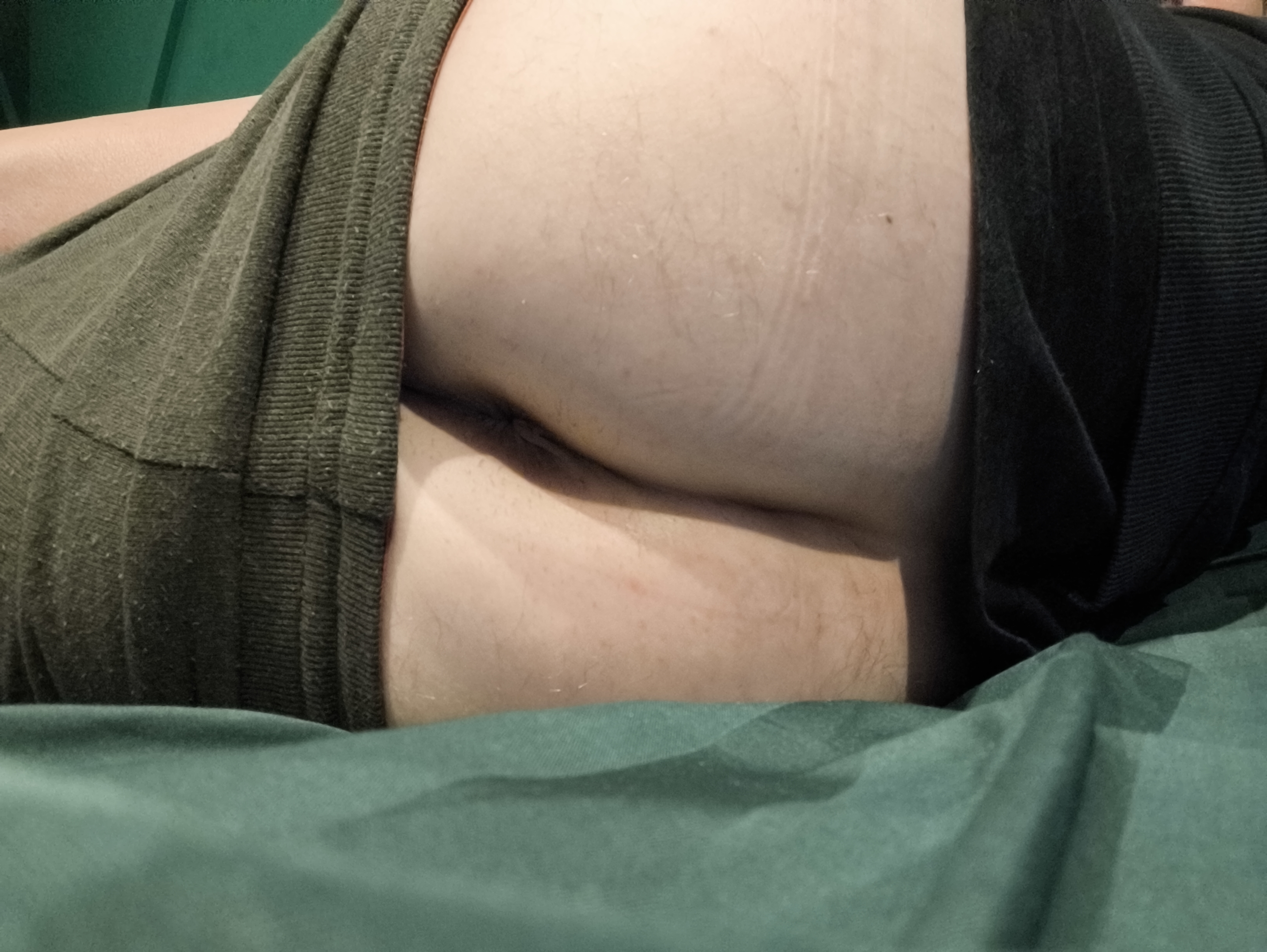 Escorta Oras: Galați - Escorta Telefon: 0755662546 -  Servicii Escorta : Caut tip discret pervers dominant igenic ?i dotat detalii watap