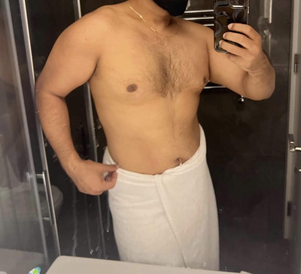 Bucuresti - Escorta Sexy - Hey, eu sunt Denys  activ.  am 30 de ani.  sunt romantic pasional, sunt si hard .  îmi place sexul, îmi place s? incerc lucruri noi .  Eu sunt un tip calm, glumet, prietenos, îmi place s? petrec ?i de asemenea îmi place viata ?i mi plac aventurile ?i petrecerile .  pot veni eu la tine, sau pensiune.  ?in sa men?ionez ca pentru mine discre?ia e destul de importanta de asemenea ?i igiena ta.  
Restul de toate acestea le putem descoperi împreun?.  .  .  DISCUTILE INTERMINABILE VOR PRIMI BLOCK!!!!