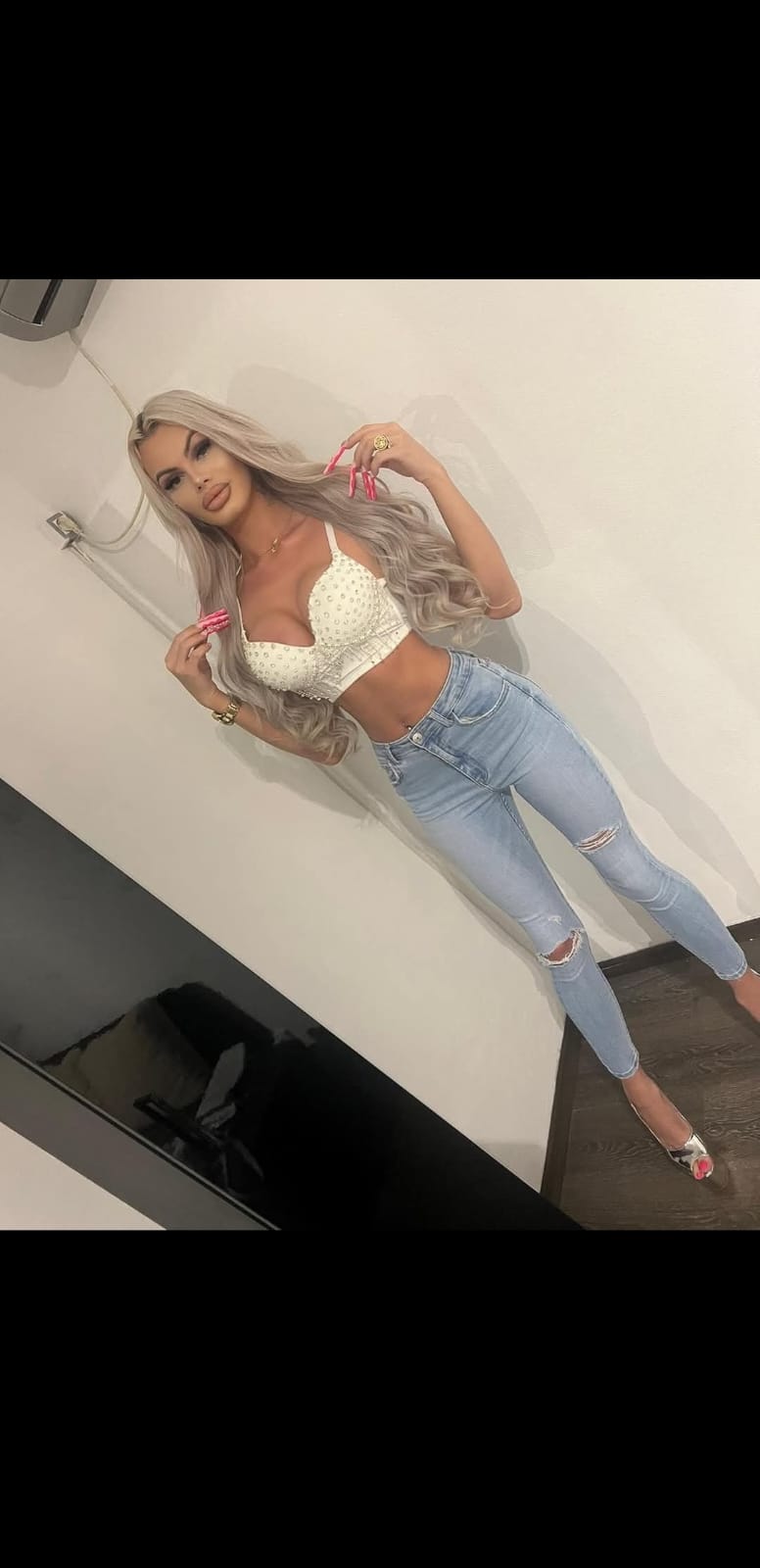Escorta Sex - Escorta sexy si atenta la detalii te astept la mine domn serios sa-ti ofer cele mai bune servicii de companie, masaj de relaxare, body cu creme si uleiuri parfumate, esti un domn caruia ii place atmosfera atunci suna-ma, nu iti va parea rau.  Detalii la telefon.  - Telefon: 0752040687 