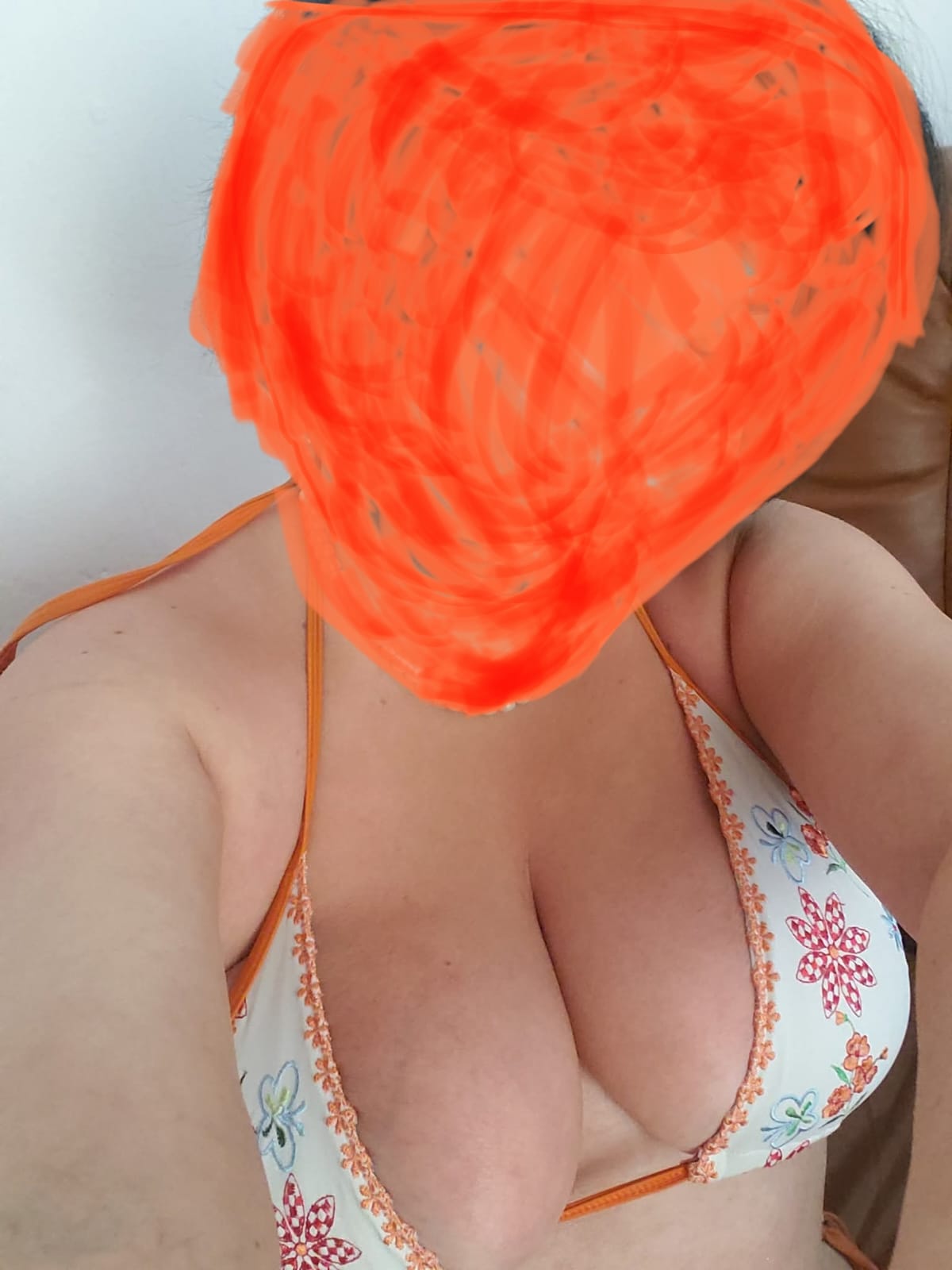 Escorta Sex - Matura ofer servici de calitate și un mic masaj contra cost domnilor manierați detalii telefon sau sms - Telefon: 0722492699 